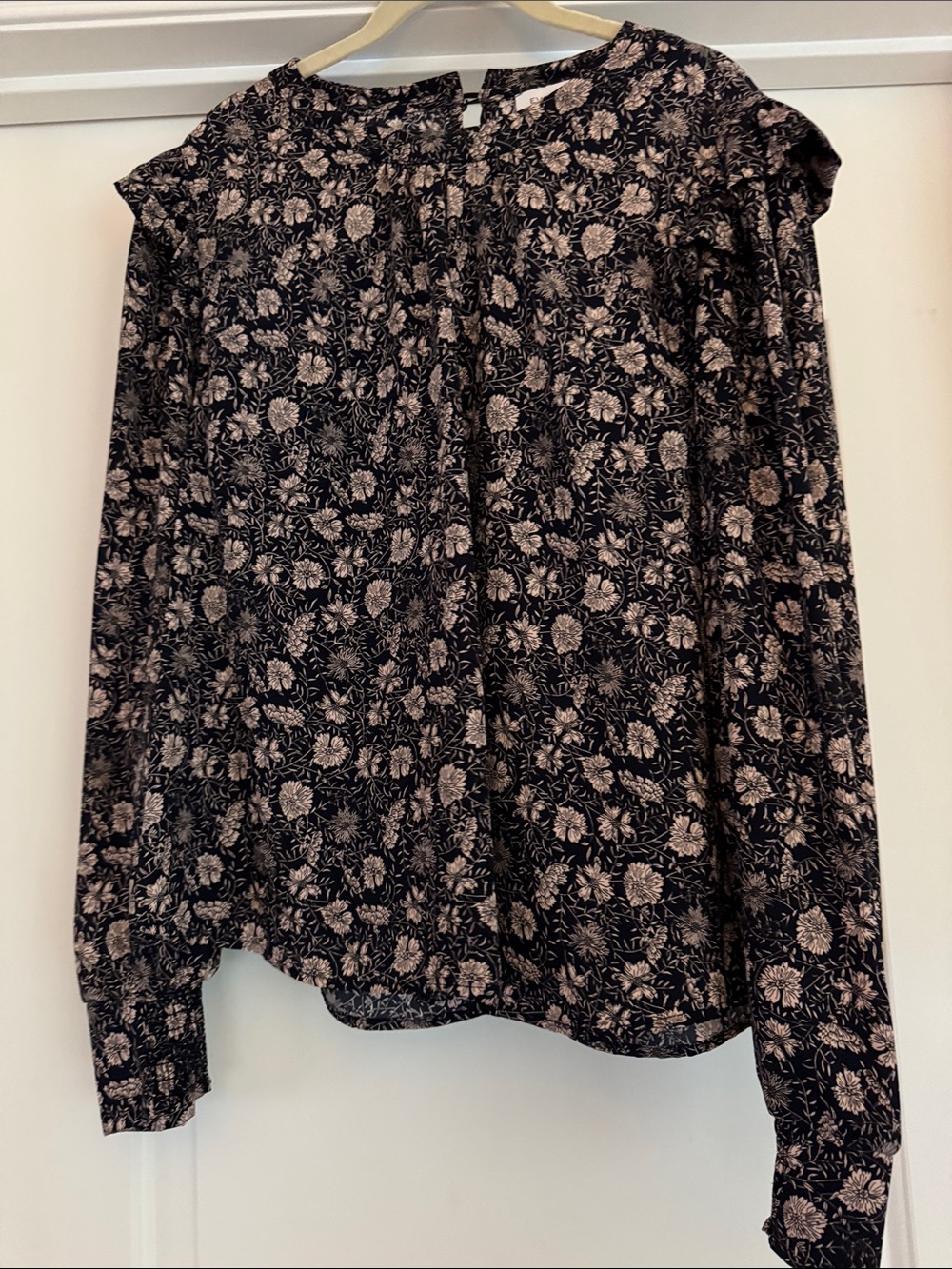 Evereve Black Blush Floral Long-Sleeve Blouse